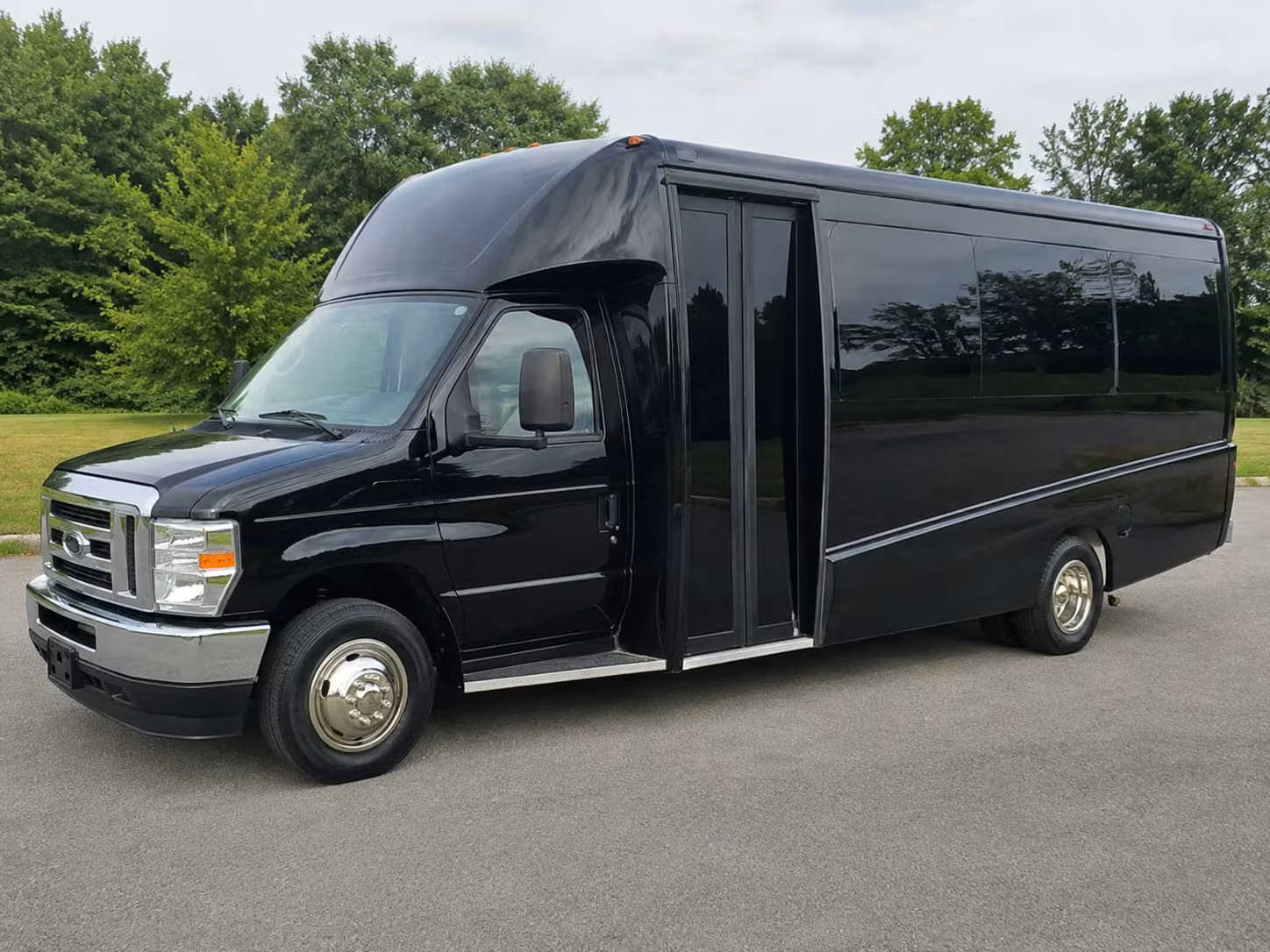 irvine 15 passenger minibus rental